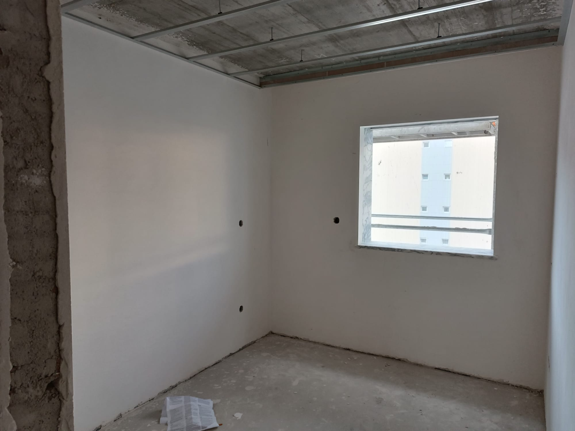 Apartamento T3 com varanda e parqueamento - Rinchoa - Rio de Mouro