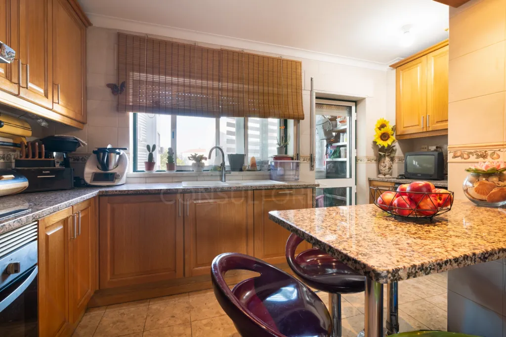 Apartamento T3 com Vista sobre o Rio Tejo
