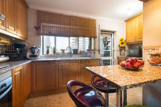 Apartamento T3 com Vista sobre o Rio Tejo