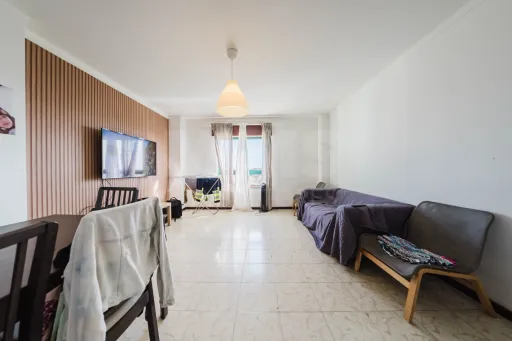 Apartamento T3 em Peniche com 110 m², perto do centro e da Universidade