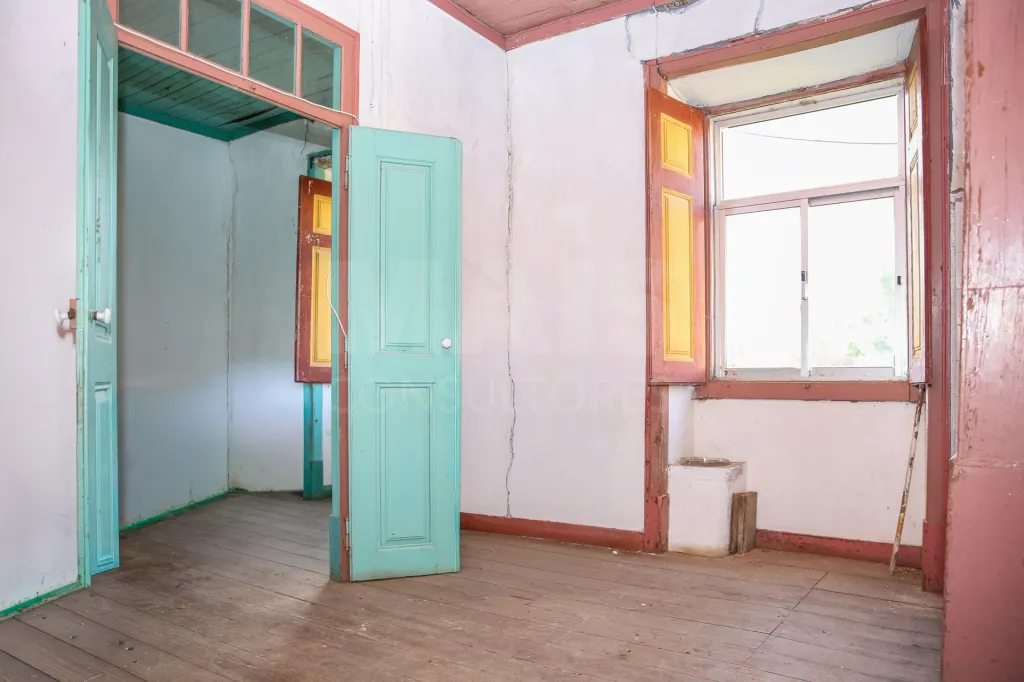 🏡 Oportunidade Única: Moradia Centenária inserida em lote 2560m2