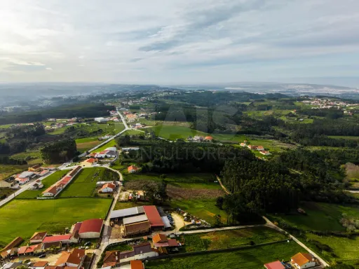 Terreno para construção de 2 Moradias