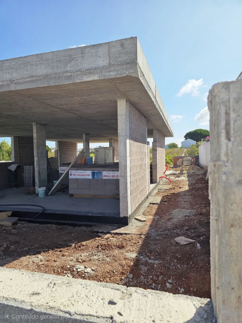 Moradia T3 com piscina em Construção –  Excelente Oportunidade- Nadadouro
