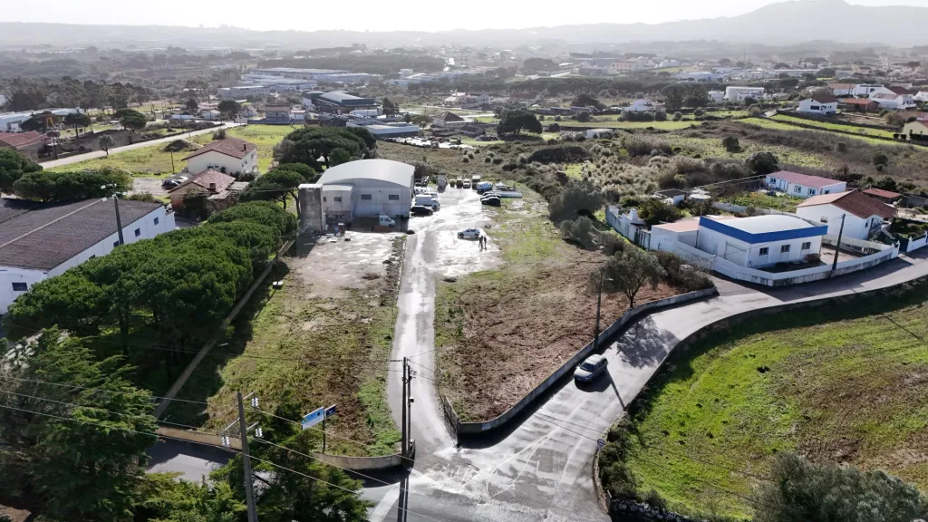 Warehouse on 9342m2 plot in Terrugem