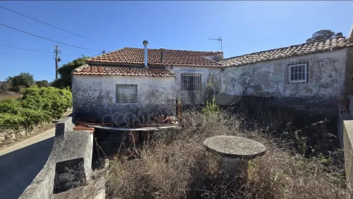 Moradia Térrea com Espaço  Exterior