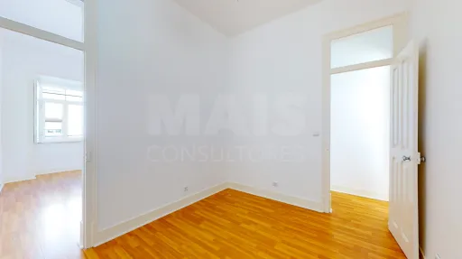 Apartamento T1+1 na Penha de França