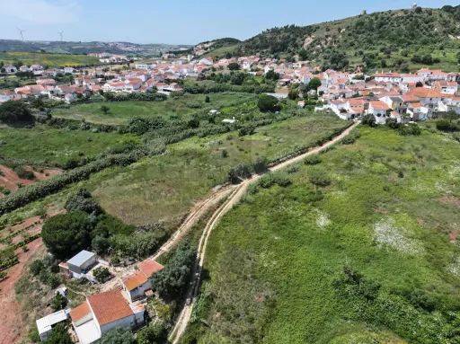 Terreno p/ Construção c/ 2.299m2 & Proj. Aprovado p/ Moradia T3 Térrea!