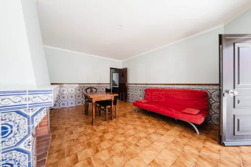 2-Bedroom Apartment with Private Backyards and Garage, 900 m from São Bernardino Beach