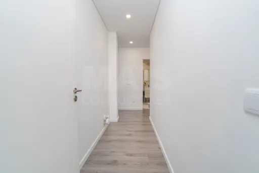 T4 Duplex com Vista Panorâmica sobre o Rio Tejo e Lisboa | Montijo