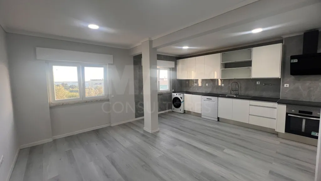 Apartamento T2 Remodelado |Setúbal| São Sebastião