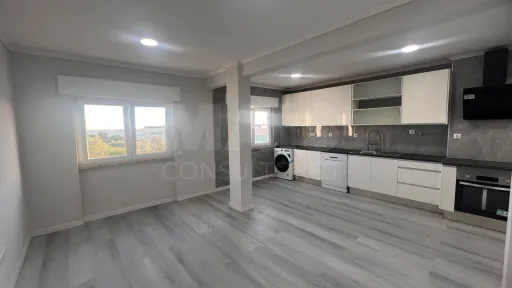 Apartamento T2 Remodelado |Setúbal| São Sebastião