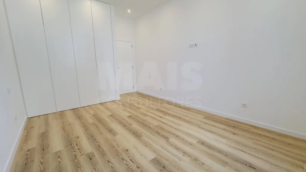 Fully Renovated 3-Bedroom Apartment | Downtown Lourinhã | Modernity, Comfort, and Elegance