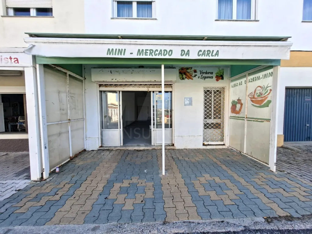 Espaço Comercial com 77,5 m² em Peniche