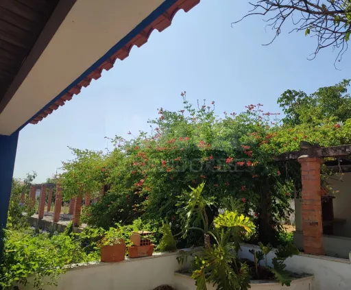 Quintinha com Casas e Comércio Independente – Santarém (Portela das Padeiras)