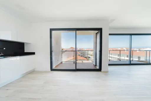 Apartamento T2 NOVO a 200m da Praia da Consolação - C
