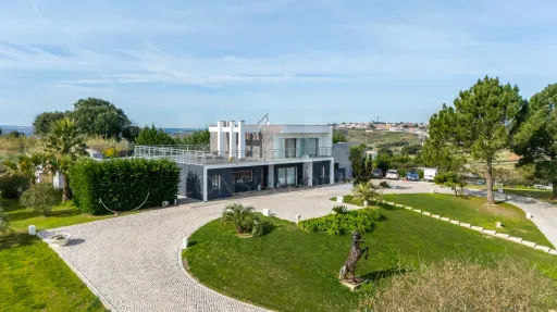 Moradia T4 de luxo no Barrocalvo, Carvalhal, Bombarral