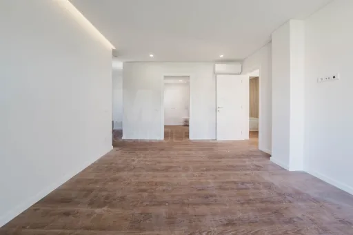 Moradia T3+1 | Piscina | Garagem | Caldas da Rainha