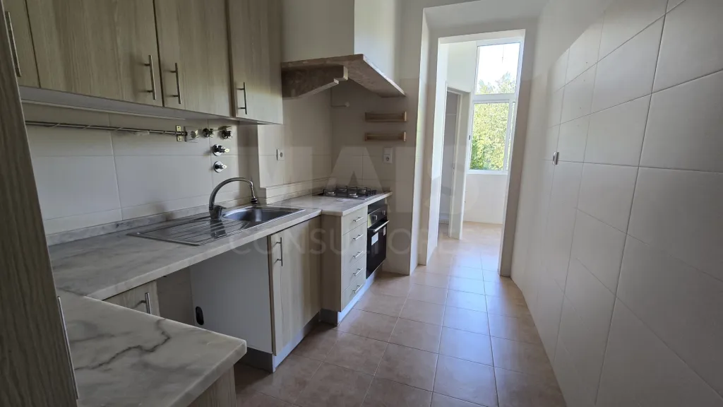 Apartamento T2 em Alcântara