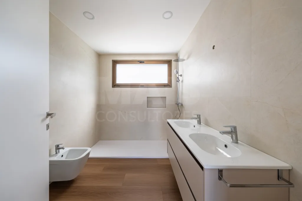 Moradia T3 (3 Suítes) com piscina - Salir do Porto