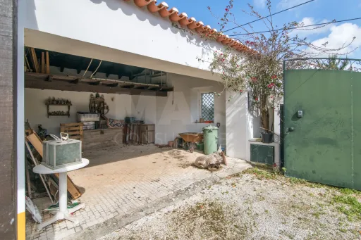 Duas Moradias em Reguengo Grande Lourinhã