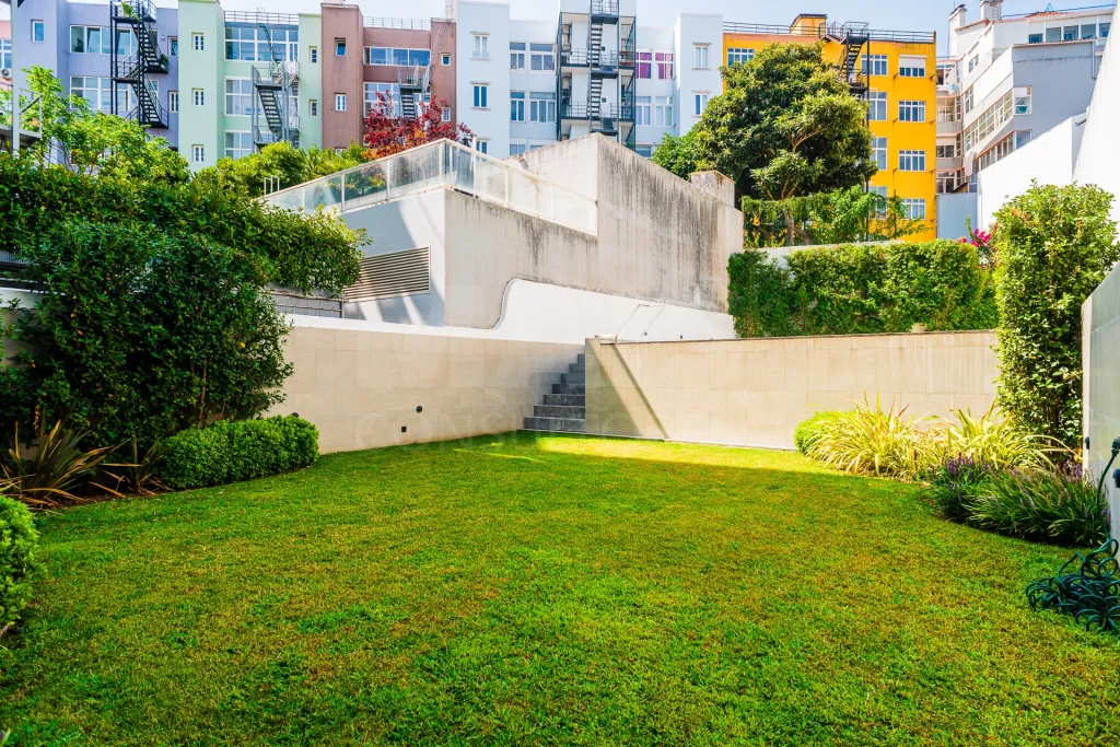 T4 Duplex de Luxo com Piscina – Avenidas Novas, Lisboa