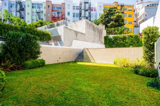 T4 Duplex de Luxo com Piscina – Avenidas Novas, Lisboa