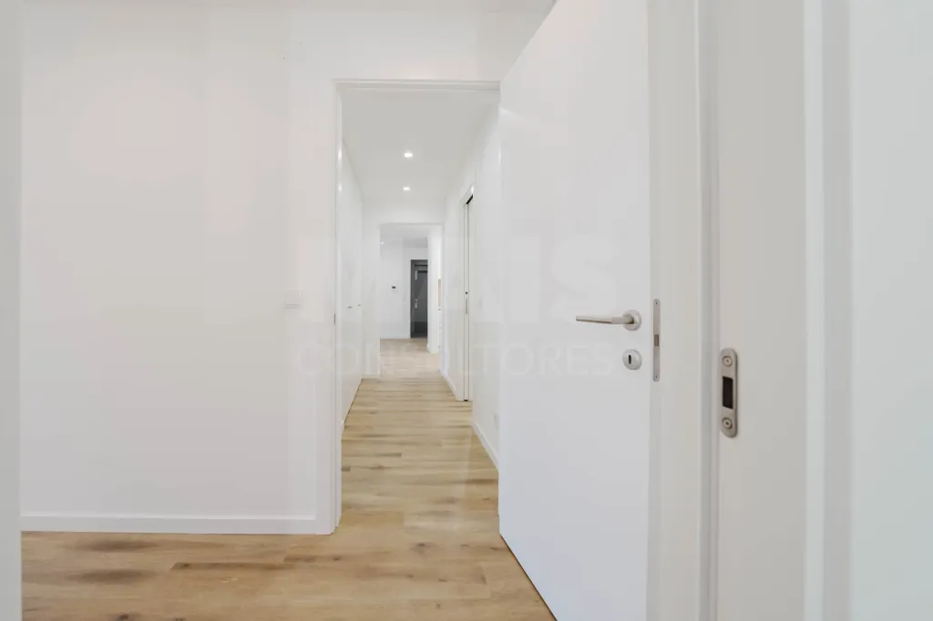 Apartamento T2 na Nazaré c/ 2 lugares de garagem