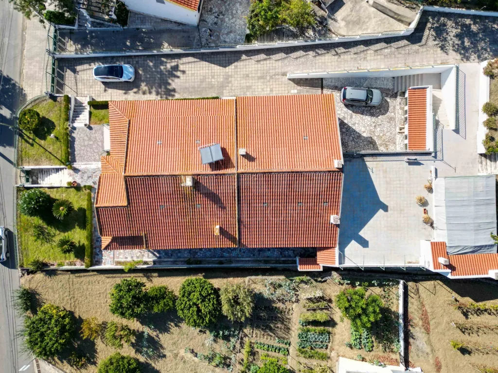 Moradia T5, na calhandriz com piscina