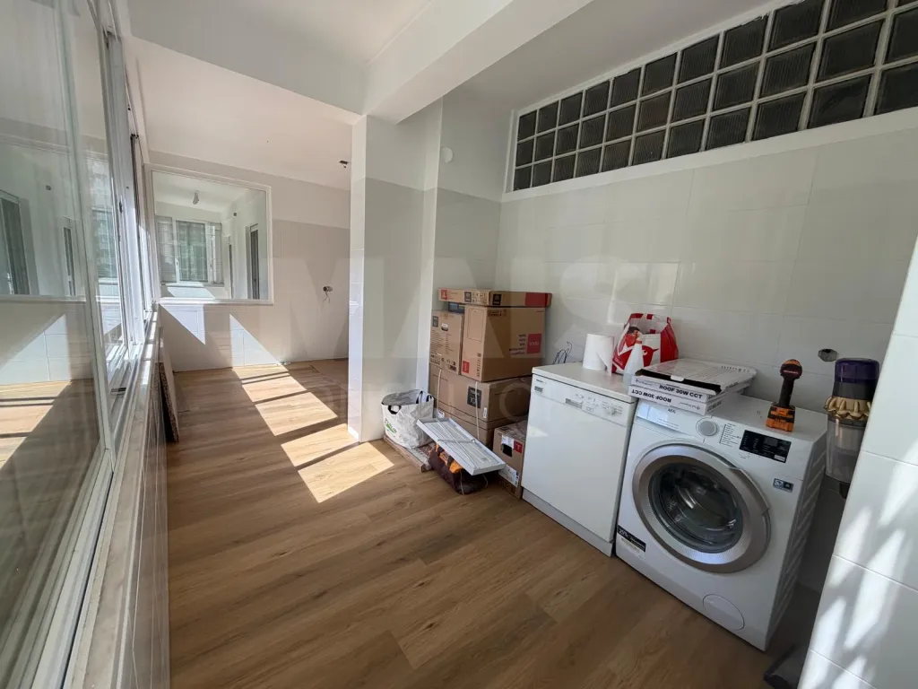 Apartamento T4 em Carnide