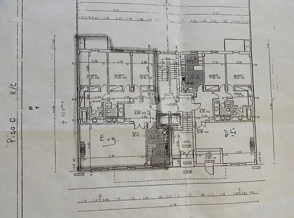 3-Bedroom Apartment in Linda-a-Velha