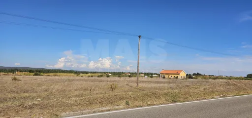 Rustic land with ruin in Tramagal