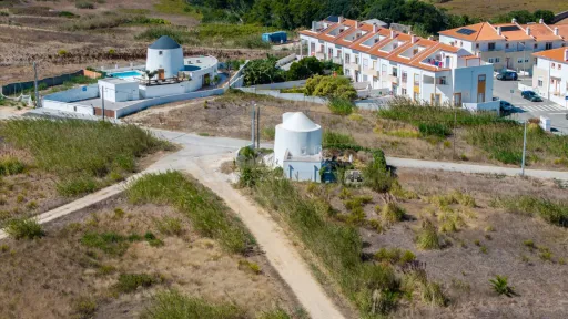 Moinho com 340m2 de terreno vista mar em São Bernardino