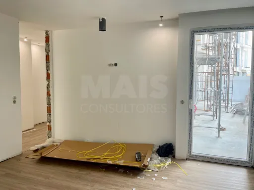 Apartamento T3 em Lourinhã, com Varanda Privativa de 32 m² + Garagem