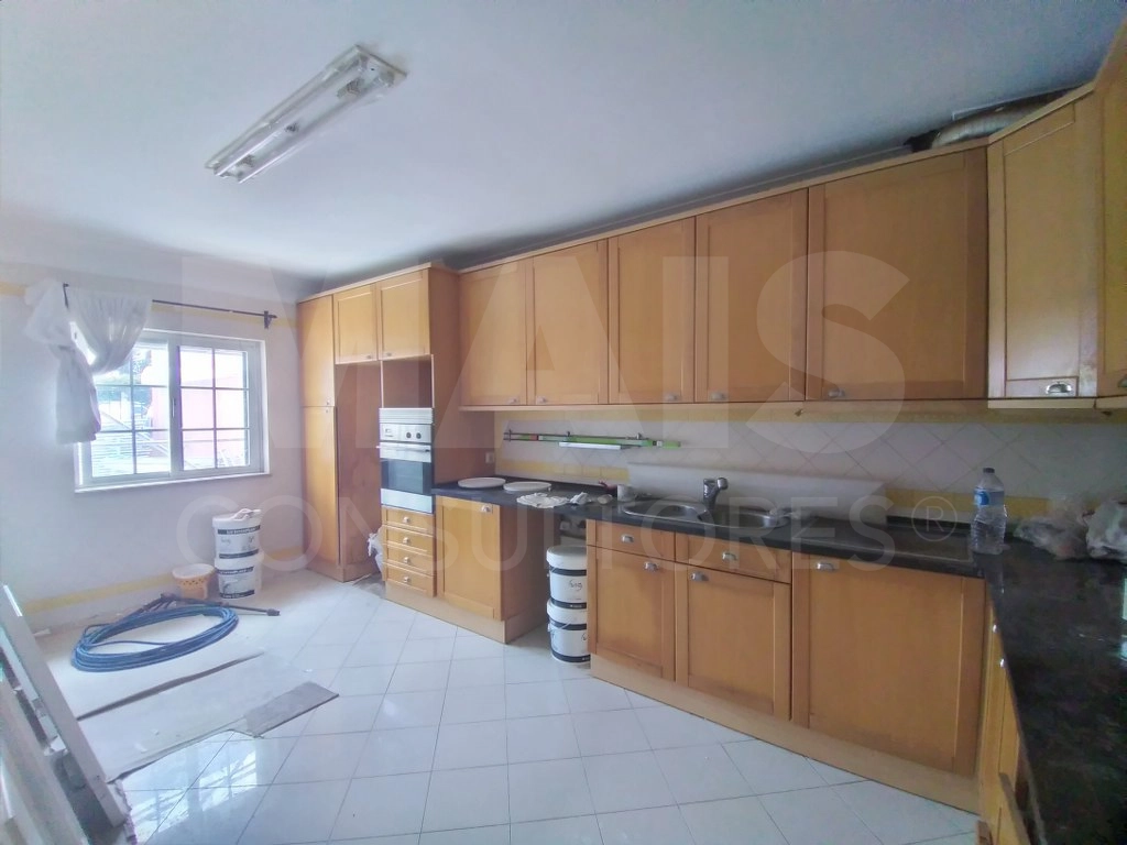 Moradia em Albarraque – A Oportunidade de Criar a Casa dos Seus Sonhos!