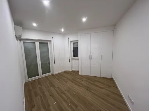 Renovated 2-Bedroom Apartment, Brand New, Dafundo