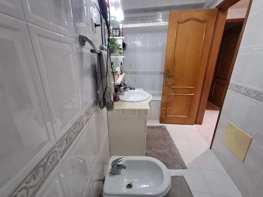 Partially Renovated 2-Bedroom Apartment in Turquel with Garage and Elevator