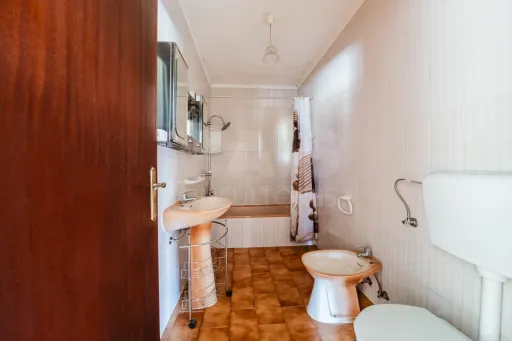 2-Bedroom Apartment with Private Backyards and Garage, 900 m from São Bernardino Beach