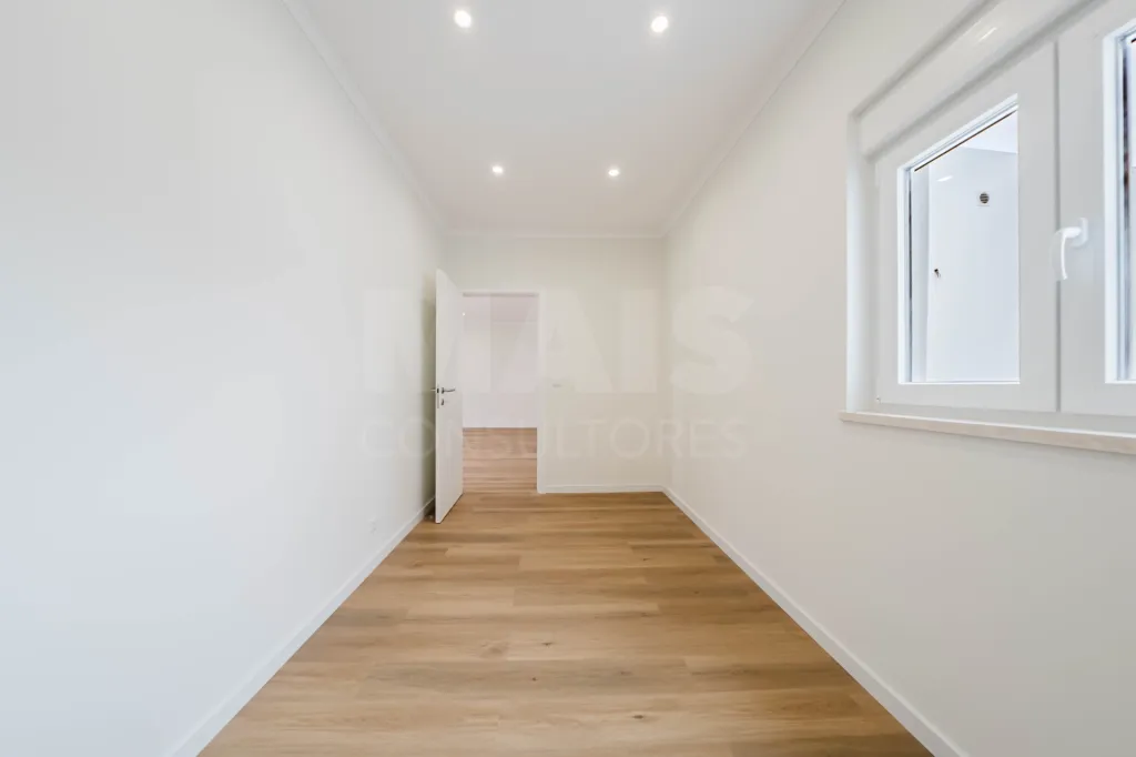 Moradia Geminada T3, Totalmente Remodelada