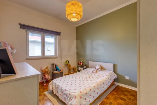 Moradia T3 Remodelada, Pronta a Habitar, com Ginásio, Anexo e Jardim