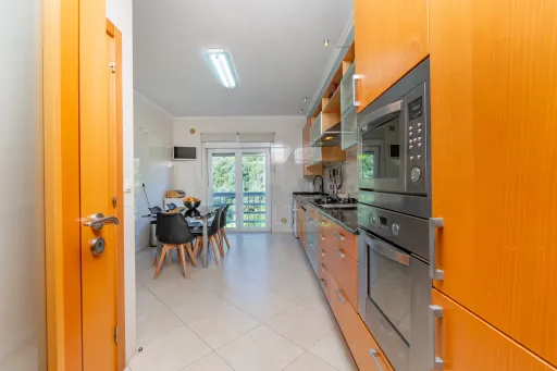Apartamento T3 com box e vista rio em Vila Franca de Xira