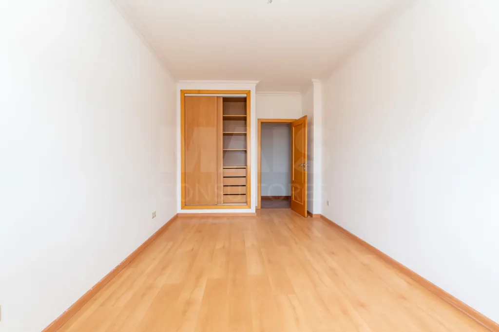 Apartamento T2 em Salvaterra de Magos com elevador, parqueamento e arrecadação
