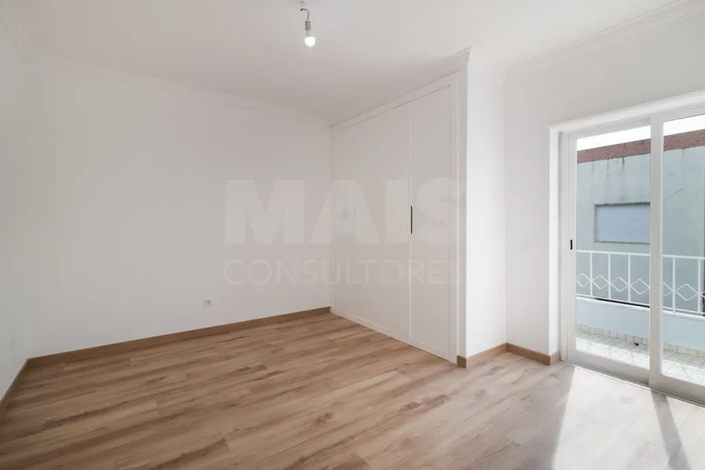 Moradia Isolada T4 Renovada — Abuxarda / Alvide, Cascais