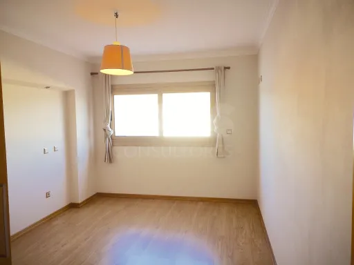 Apartamento T1 com terraço de 28 m² no Murganhal, Caxias