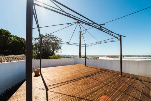 Propriedade com 7240m2 | Duas habitações | Piscina | Garagem | Anexos | Carvalhal, Bombarral