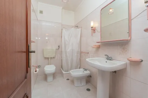 Oportunidade no Porto Alto, moradia T4+1 com 204m2 e logradouro.