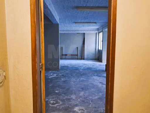 Armazém com Logradouro e Duas Entradas Principais - Centro de Castelo Branco