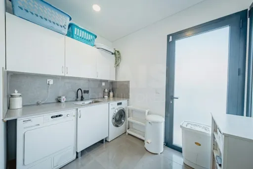 Moradia T3 (Térrea) com Piscina - Nadadouro