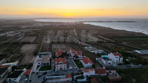 T3 em Ferrel | Vista aberta, exposição nascente/sul/poente, terraço e garagem