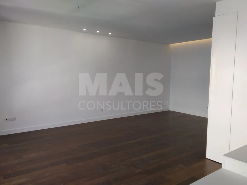 Apartamento T4 Remodelado em Cedofeita (Santo Ildefonso), Porto