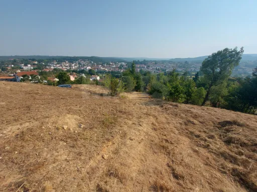 Terreno 2600 m2 para contruir em Côja